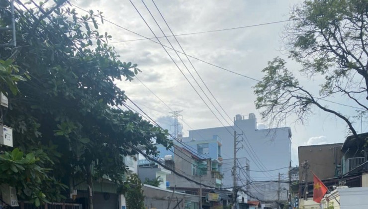 Nhà đẹp lung linh 3 tầng,84.5 m2, nhà mới. Hẻm Xe tải né nhau, thông các đường, gần Bệnh viện, Quốc lộ, Ô tô ngủ sân chỉ có 6,5 tỷ, Quận 12, TTH 21